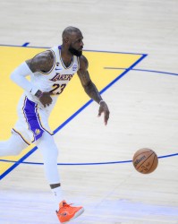 斯科特说詹姆斯该走？香农·夏普：科比最后几年你咋什么都没说？