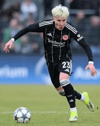 NBA直播-法鹰准备下赛季提拔16岁中场完成德甲首秀；皇马等多队关注