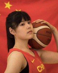 牛啊！女篮李月汝收购一支欧洲球队，化身女霸总，原因让人很感动