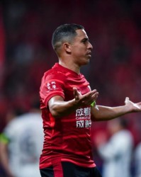 无解世界波！罗慕洛角球破门，破149天球荒，媒体人集体狂赞