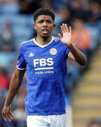 NBA直播-天价卖中卫莱斯特爆赚？英媒：能花的只有三分之一